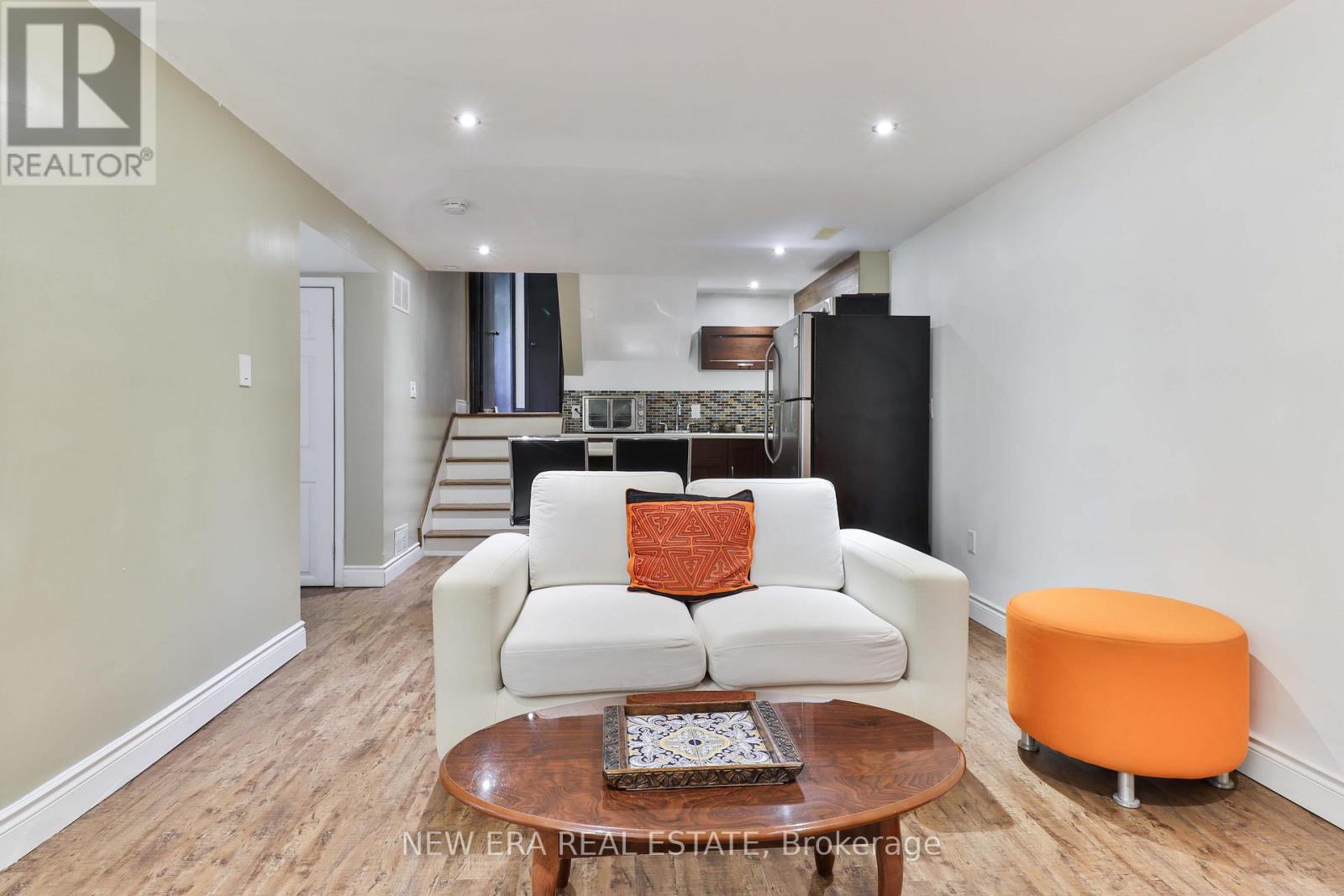 630 Blue Forest Hill, Burlington, Ontario  L7L 4H3 - Photo 33 - W12131271