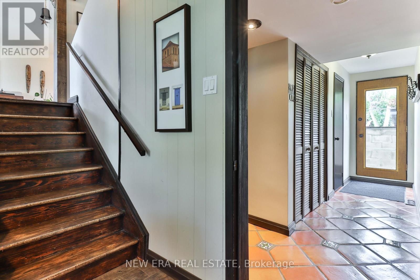 630 Blue Forest Hill, Burlington, Ontario  L7L 4H3 - Photo 29 - W12131271