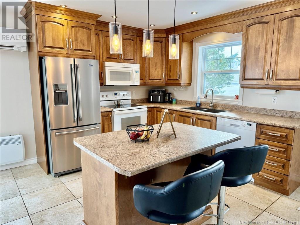Property at 597 Principal image 4