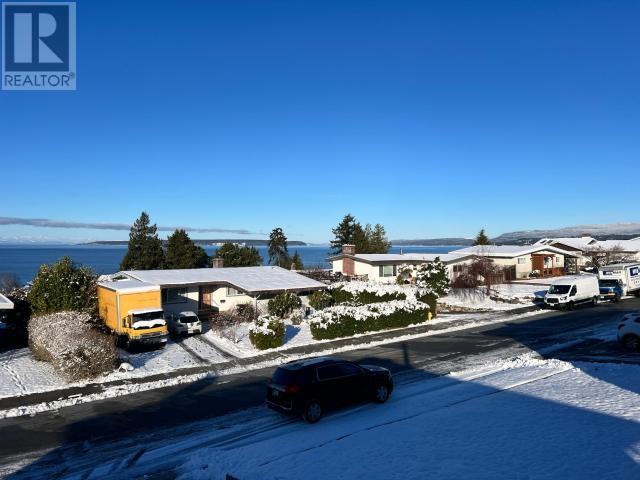 Property at 3756 STRATHCONA AVE image 4