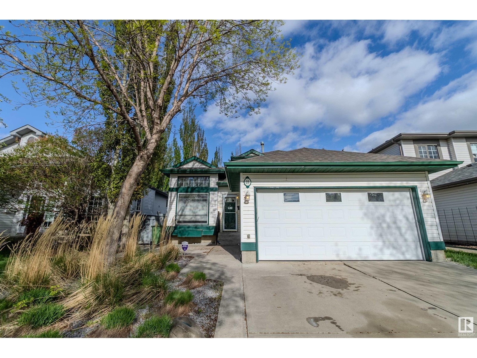 Property at 23 Oakmont DR image 4