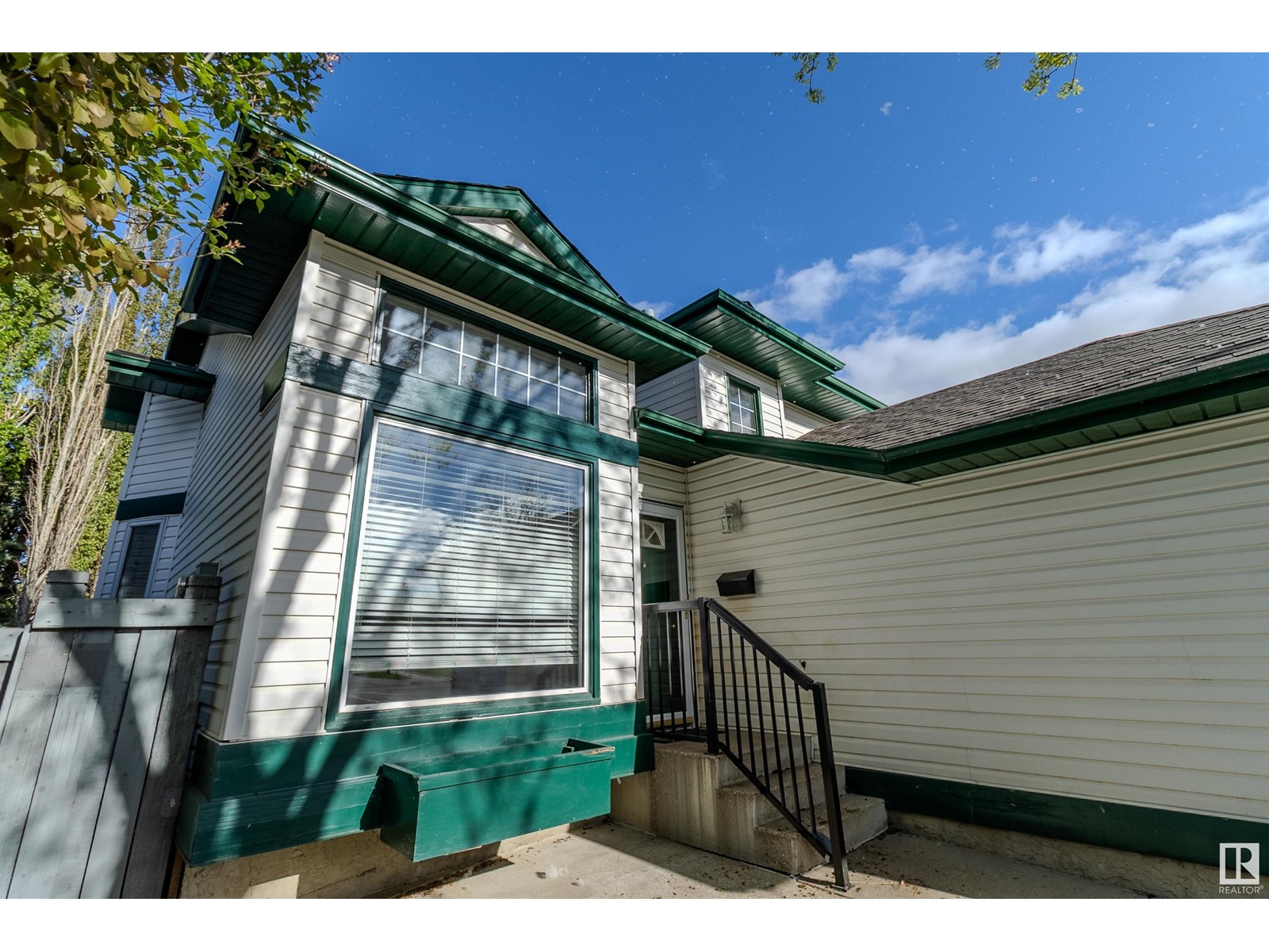 Property at 23 Oakmont DR image 5
