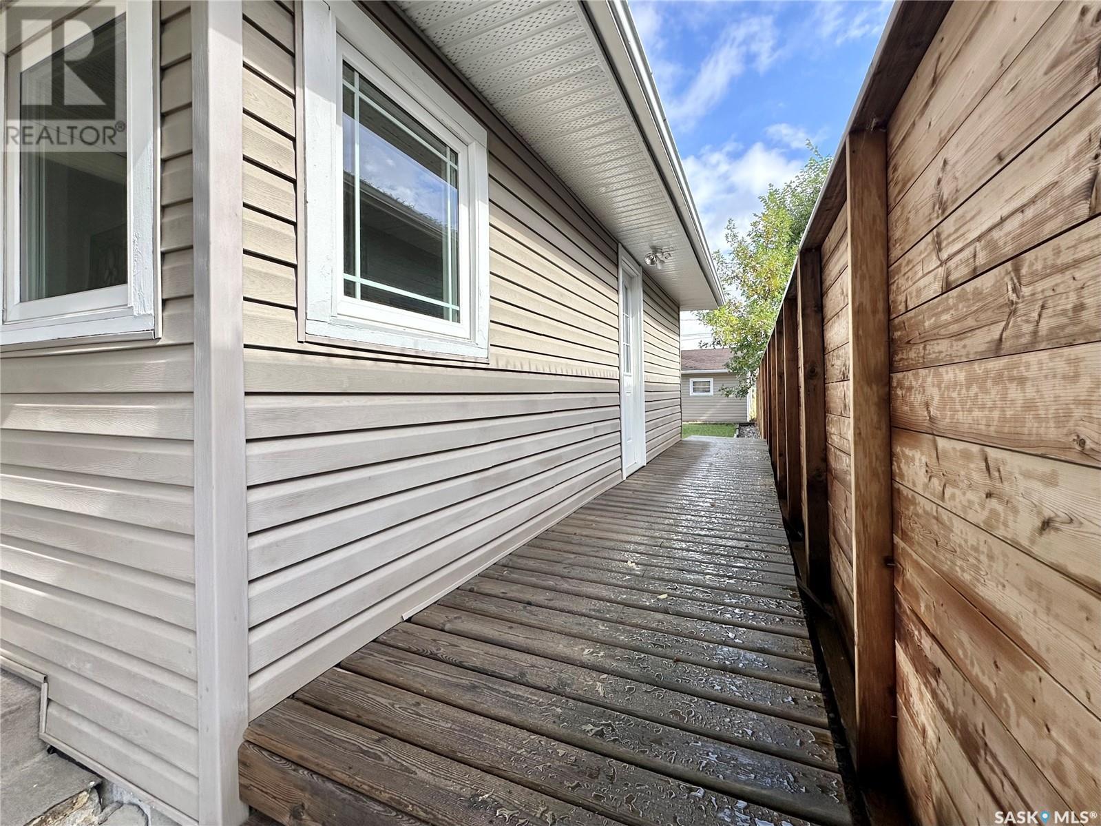 2125 Fleury Street, Regina, Saskatchewan  S4N 2M3 - Photo 2 - SK006189