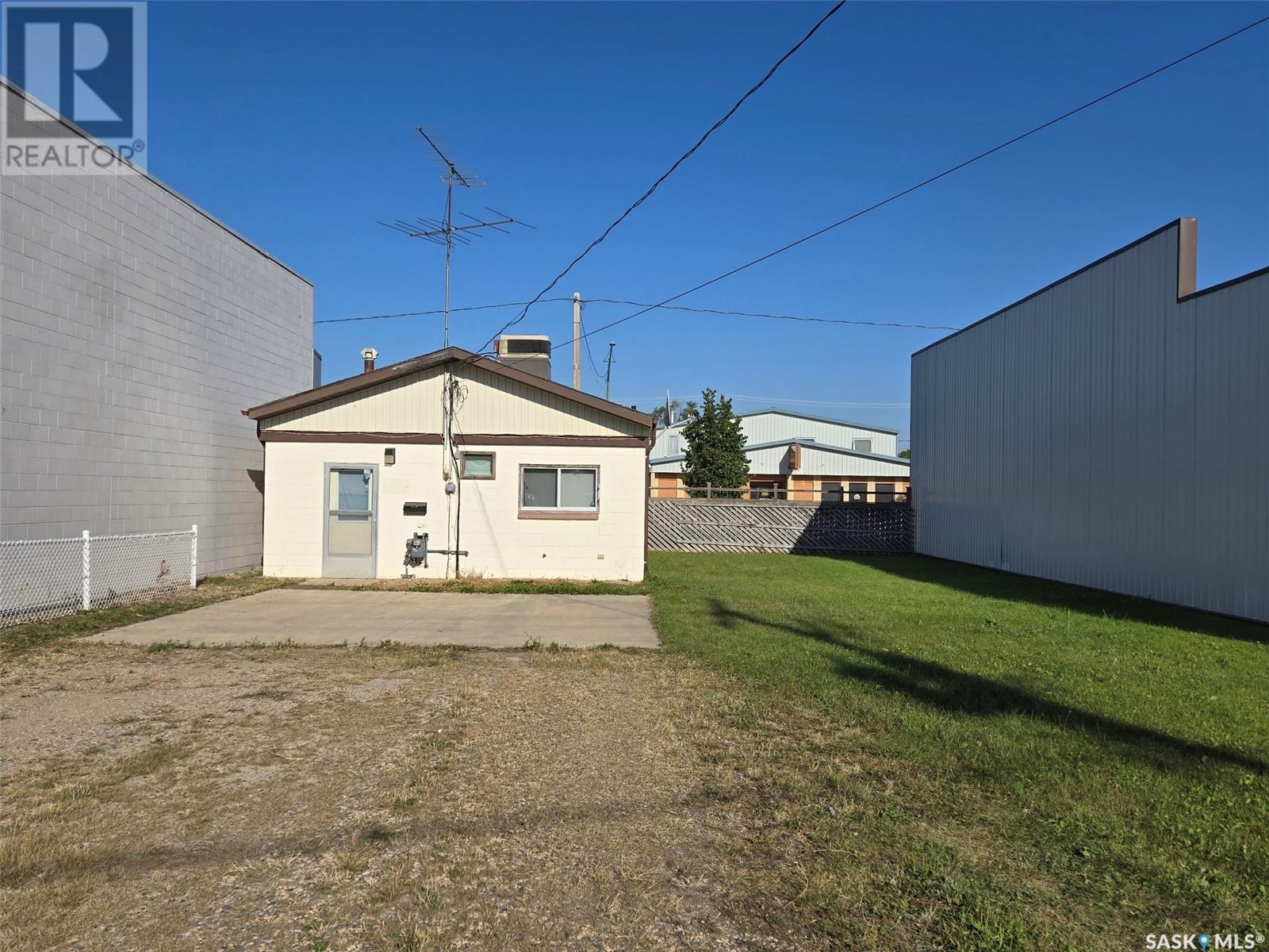 327 Main Street, Humboldt, Saskatchewan  S0K 2A0 - Photo 3 - SK006179