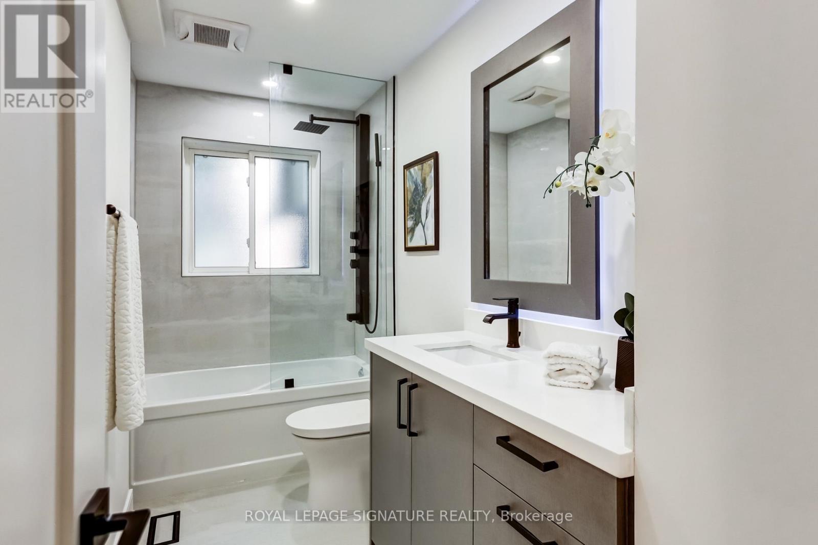 30 Snowcrest Avenue, Toronto, Ontario  M2K 2K7 - Photo 25 - C12143945
