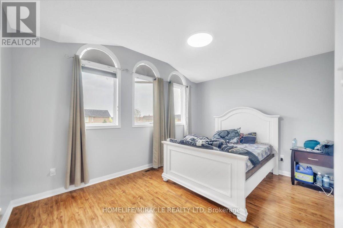 4 Peppertree Crescent, Brampton, Ontario  L6R 1N4 - Photo 32 - W12147548