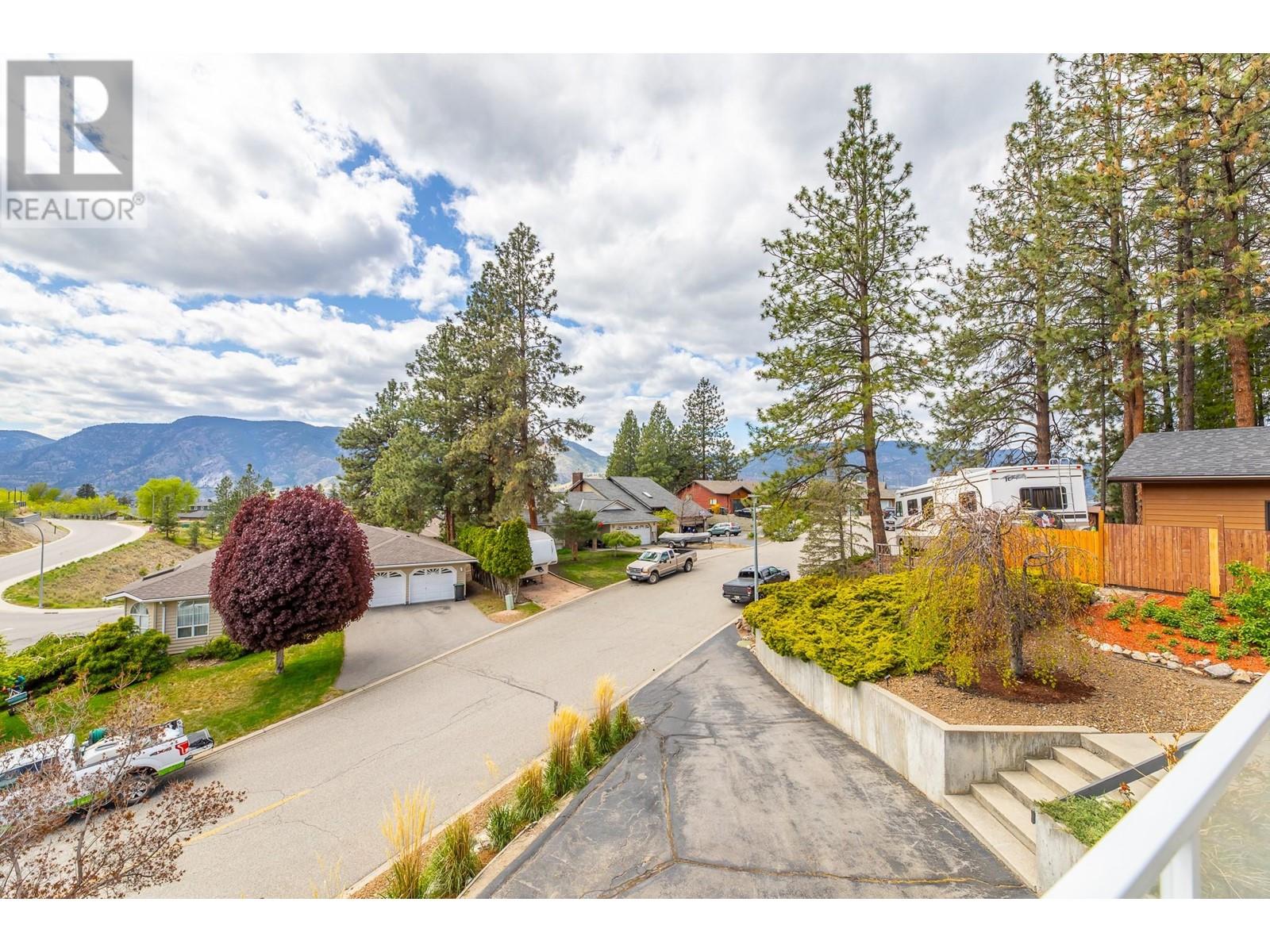120 Ponderosa Place, Penticton, British Columbia  V2A 7Y8 - Photo 4 - 10346199