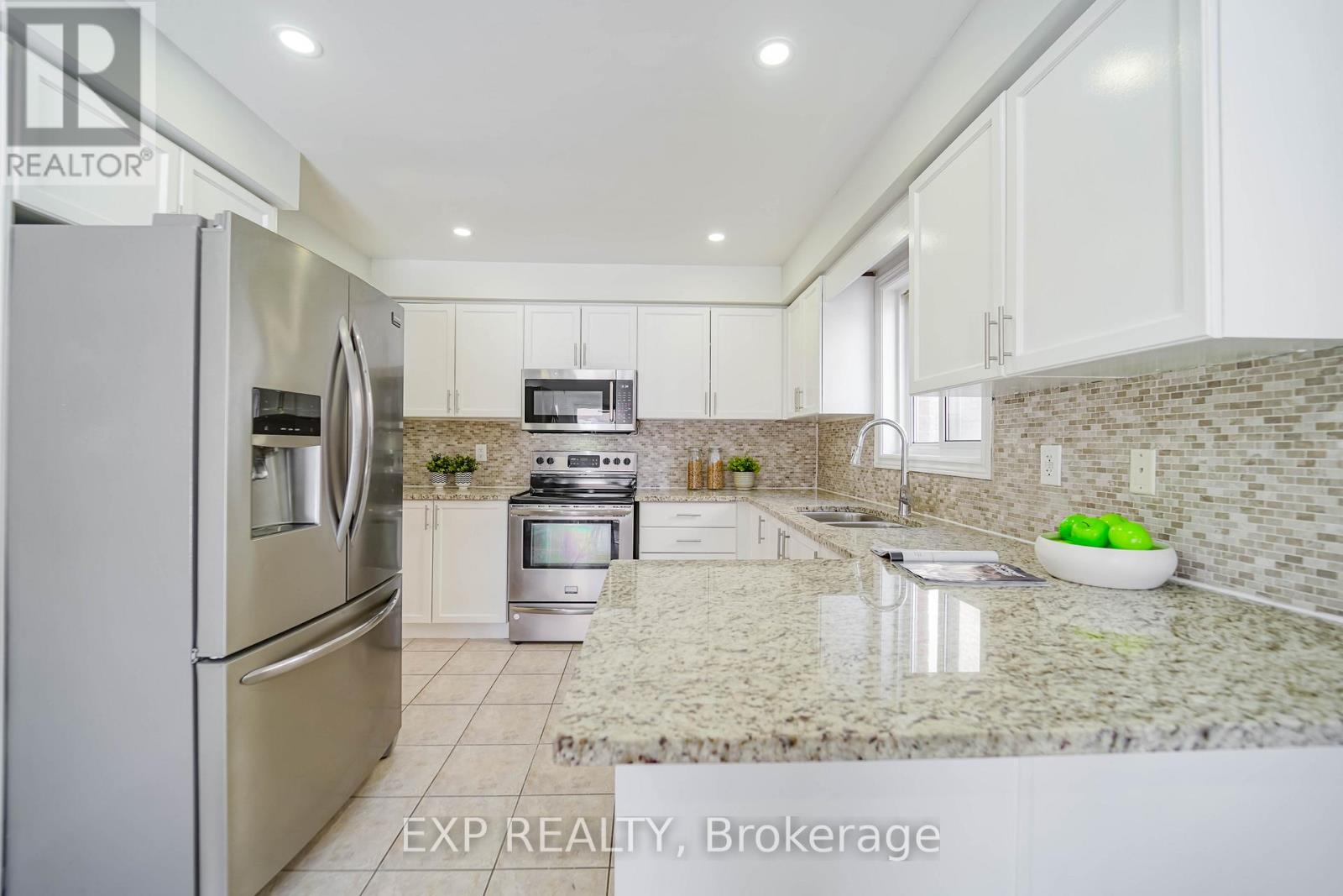 35 Ball Crescent, Whitby, Ontario  L1P 1W6 - Photo 19 - E12154560