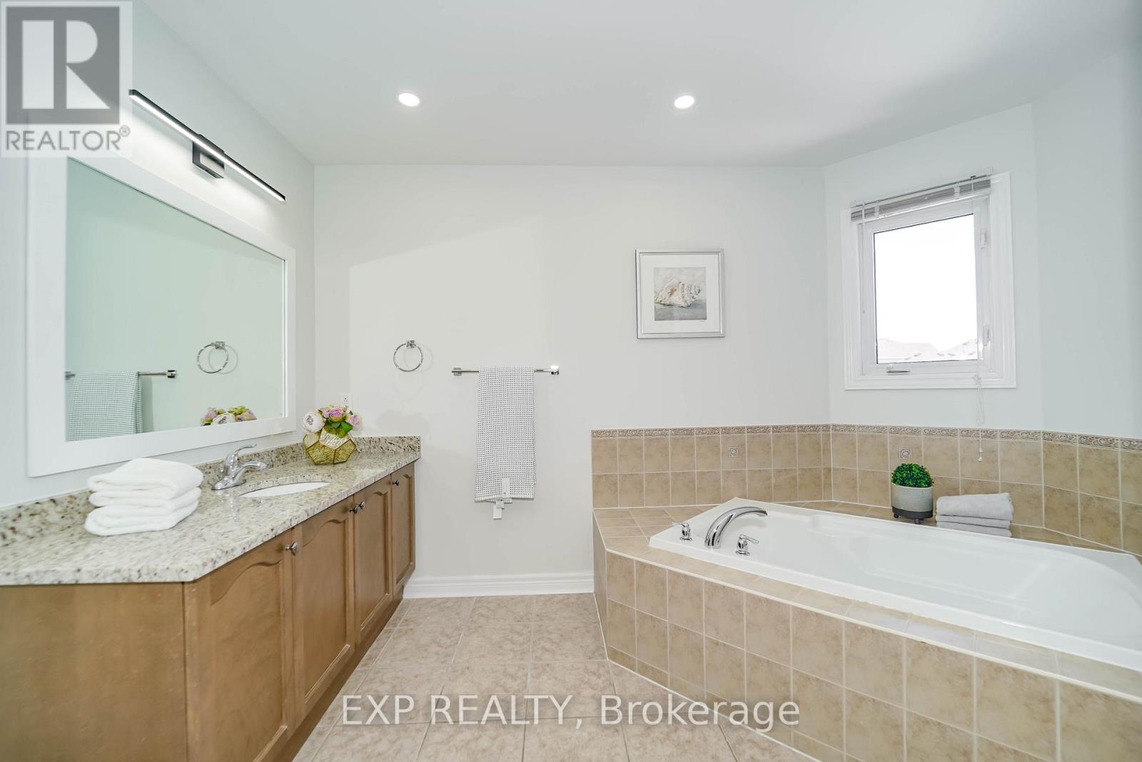 35 Ball Crescent, Whitby, Ontario  L1P 1W6 - Photo 40 - E12154560