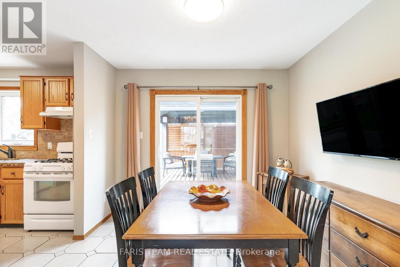 856 Church Drive, Innisfil, Ontario  L0L 1K0 - Photo 7 - N12154614