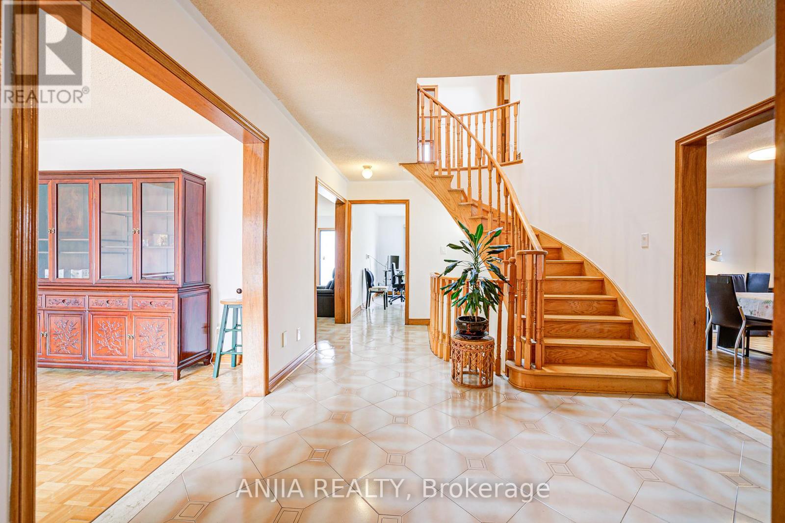 32 Brackin Road, Markham (Milliken Mills East), Ontario  L3R 6S1 - Photo 4 - N12154622