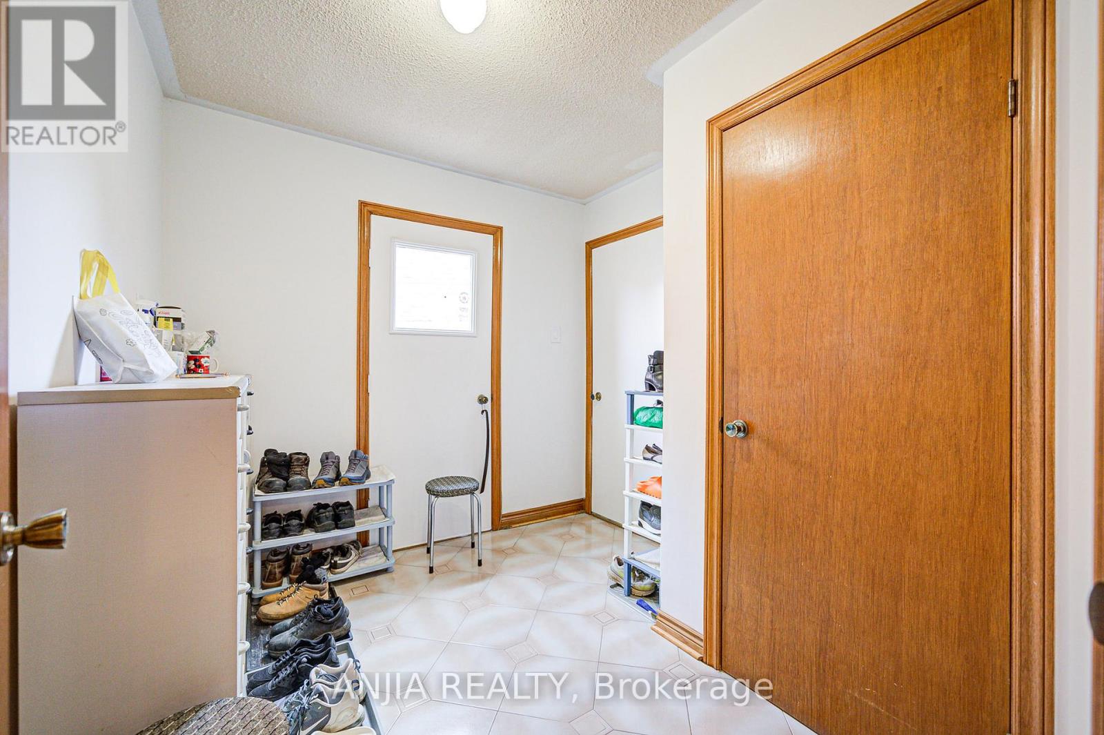 32 Brackin Road, Markham (Milliken Mills East), Ontario  L3R 6S1 - Photo 9 - N12154622