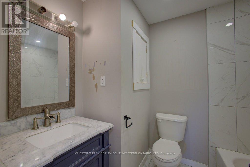 2081 25th Side Road, Innisfil, Ontario  L9S 1Z4 - Photo 16 - N12154654