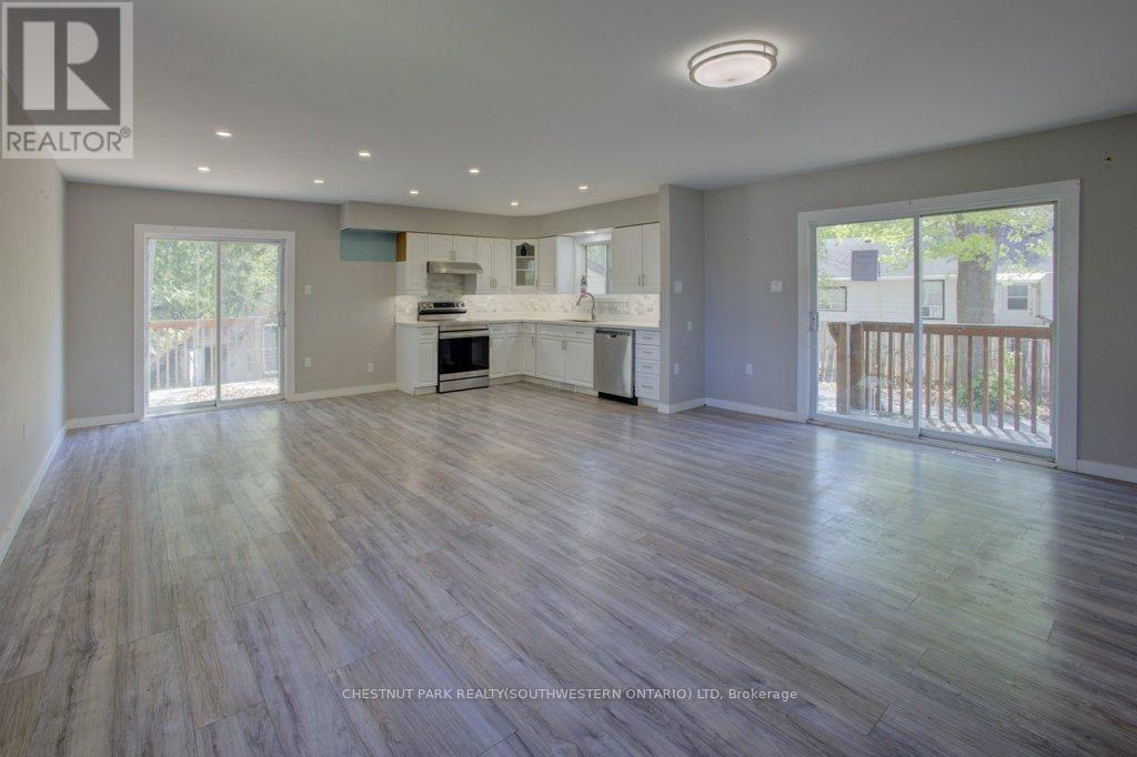 2081 25th Side Road, Innisfil, Ontario  L9S 1Z4 - Photo 6 - N12154654