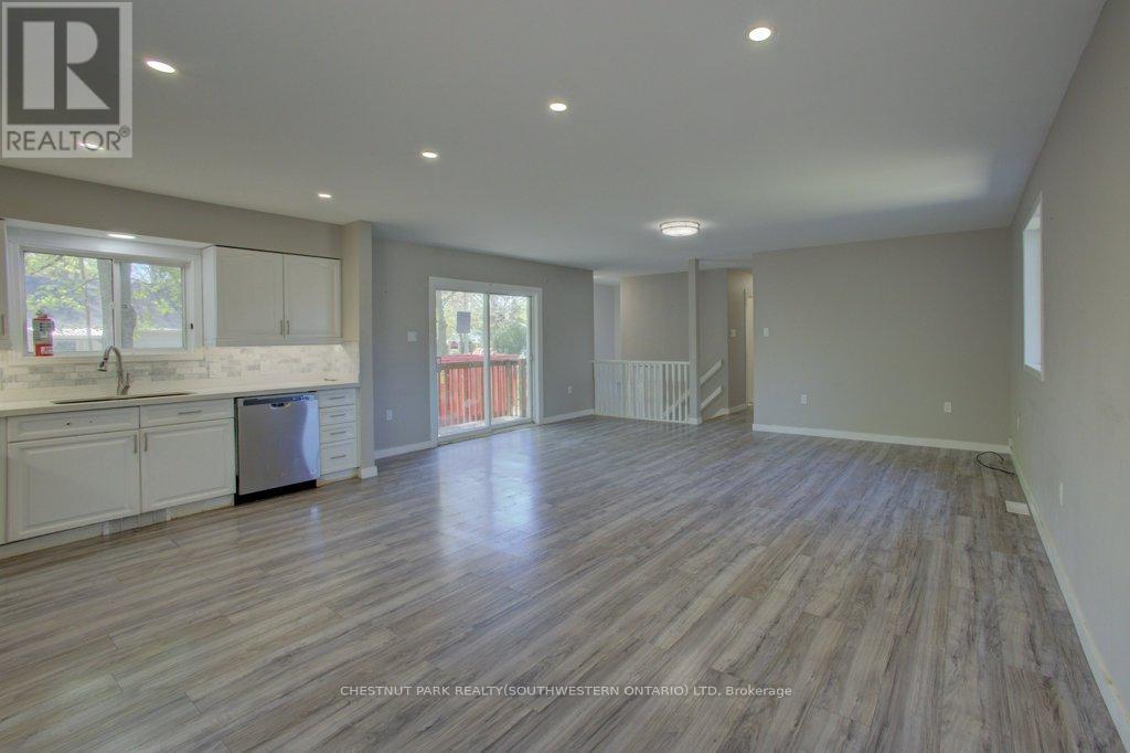 2081 25th Side Road, Innisfil, Ontario  L9S 1Z4 - Photo 7 - N12154654