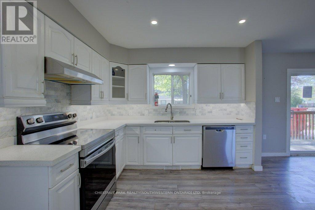 2081 25th Side Road, Innisfil, Ontario  L9S 1Z4 - Photo 8 - N12154654