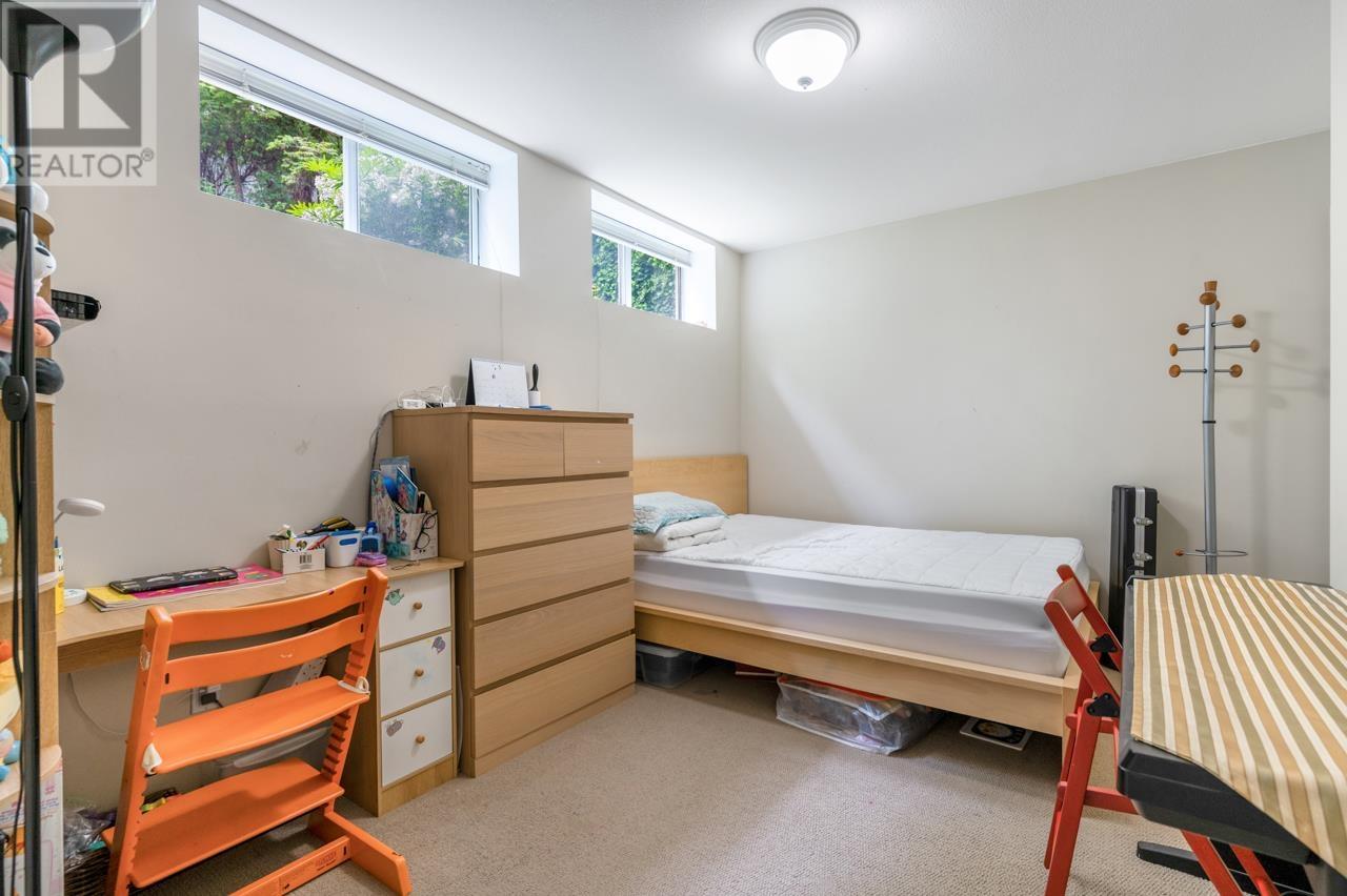 9116 Briar Road, Burnaby, British Columbia  V3N 4W8 - Photo 30 - R3003192