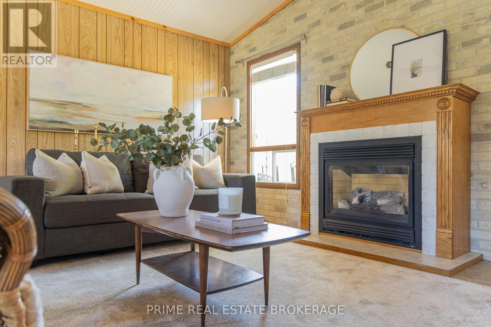 10031 Wedd Road, Lambton Shores, Ontario  N0M 2L0 - Photo 10 - X12154736