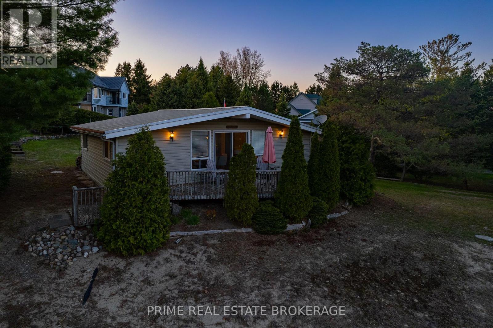 10031 Wedd Road, Lambton Shores, Ontario  N0M 2L0 - Photo 35 - X12154736
