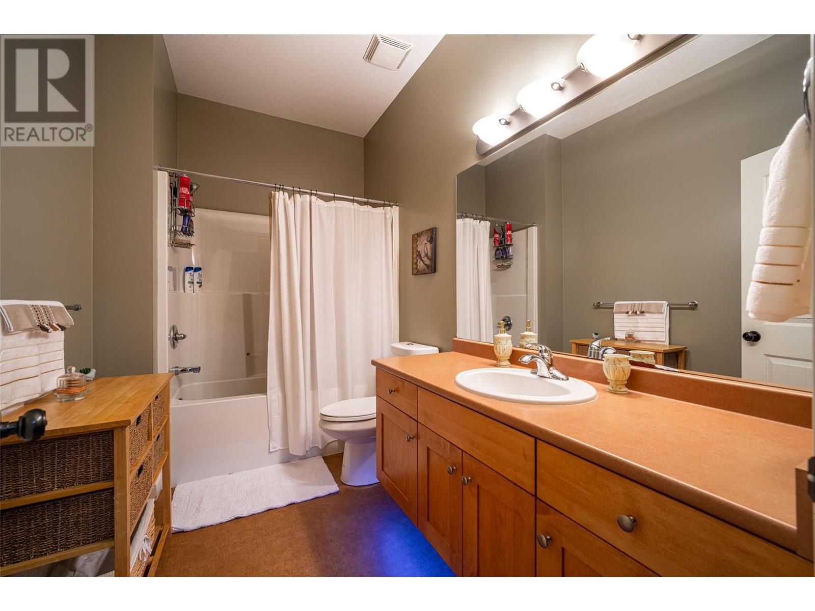 Property at 7551 Tronson Road image 3