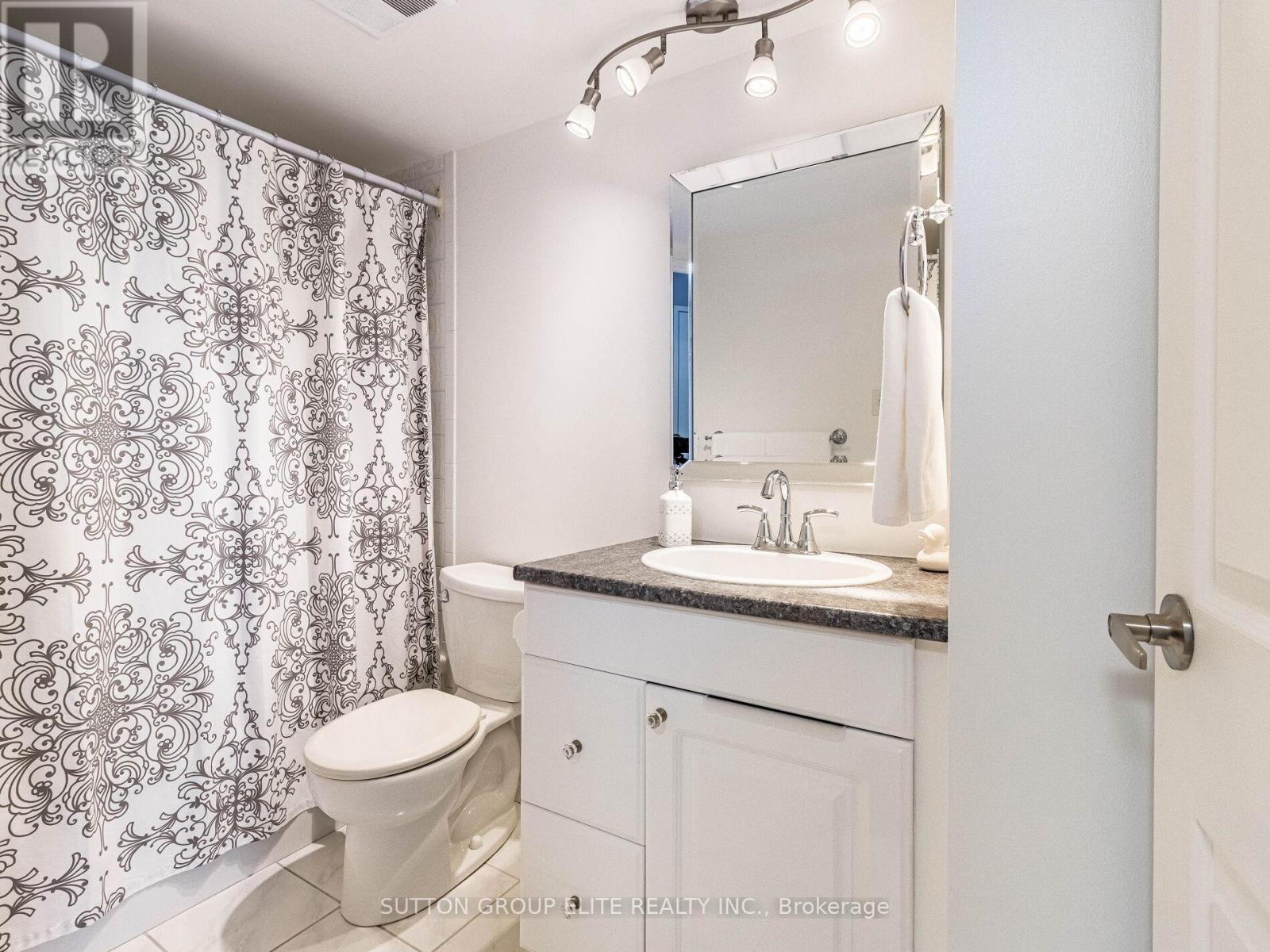 1704 - 50 Elm Drive E, Mississauga, Ontario  L5A 3X2 - Photo 17 - W12154480