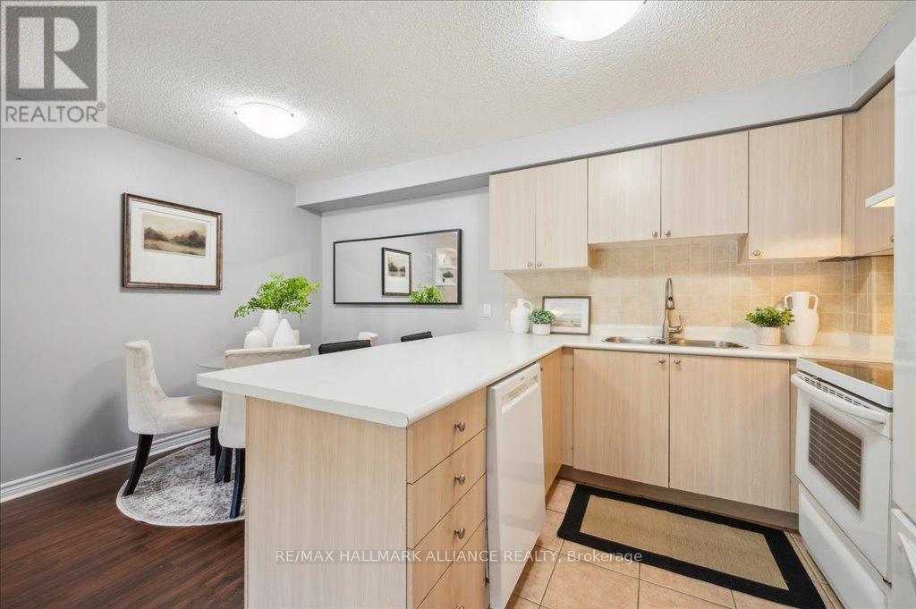 802 - 1701 Lampman Avenue, Burlington, Ontario  L7L 6R7 - Photo 12 - W12154499