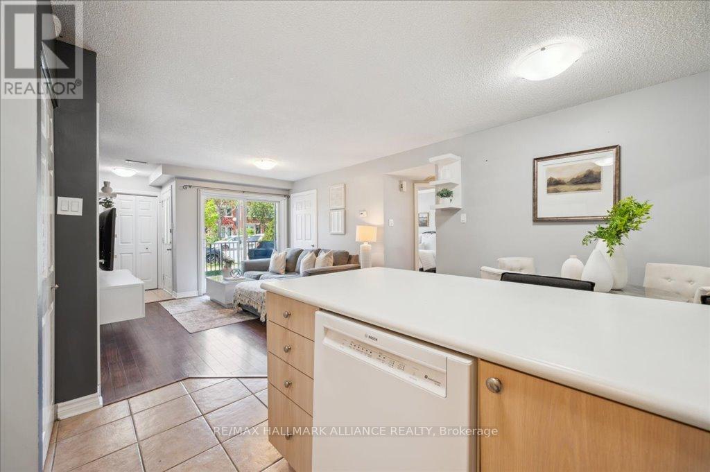 802 - 1701 Lampman Avenue, Burlington, Ontario  L7L 6R7 - Photo 13 - W12154499