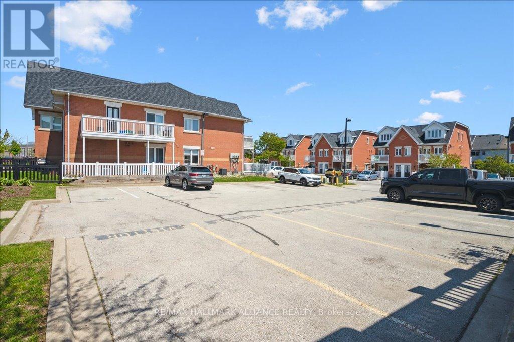 802 - 1701 Lampman Avenue, Burlington, Ontario  L7L 6R7 - Photo 25 - W12154499