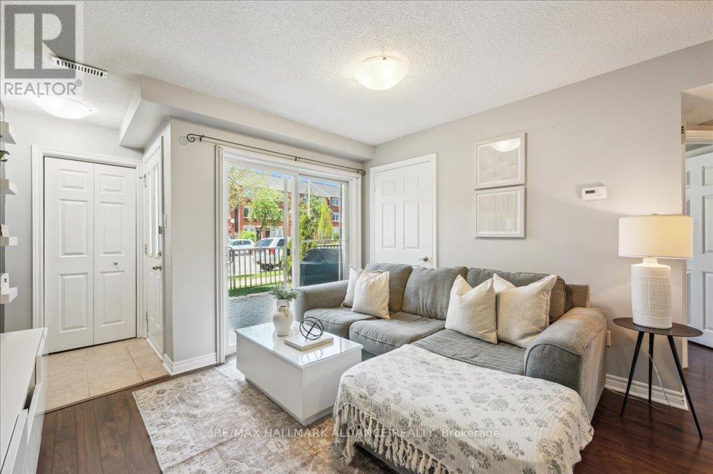 802 - 1701 Lampman Avenue, Burlington, Ontario  L7L 6R7 - Photo 8 - W12154499
