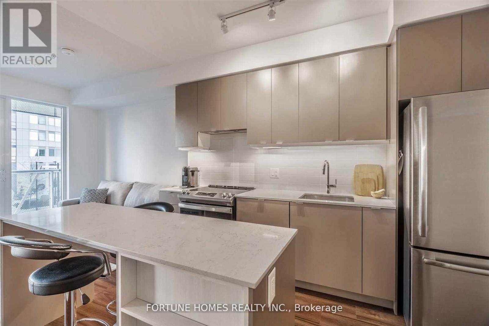 705 - 4065 Confederation Parkway, Mississauga, Ontario  L5B 0L4 - Photo 11 - W12154502