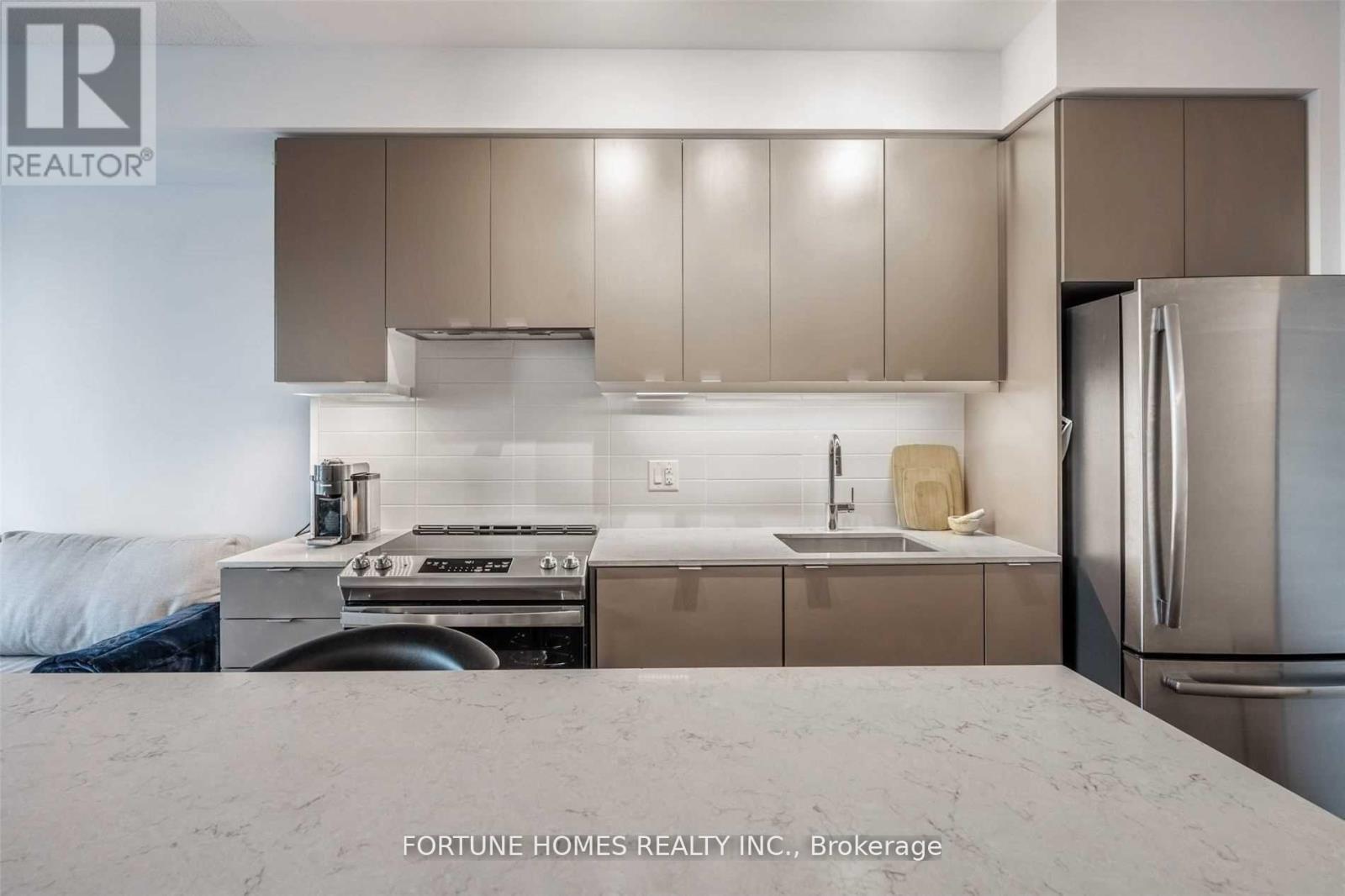 705 - 4065 Confederation Parkway, Mississauga, Ontario  L5B 0L4 - Photo 15 - W12154502