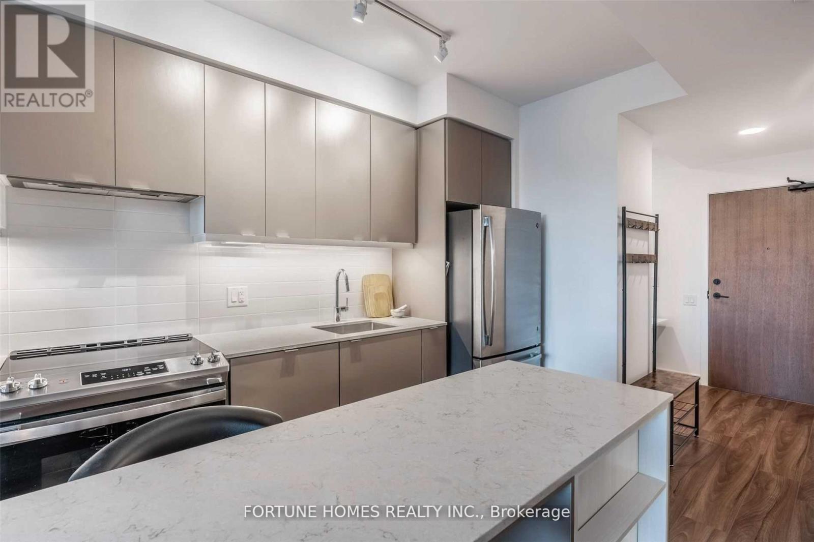 705 - 4065 Confederation Parkway, Mississauga, Ontario  L5B 0L4 - Photo 16 - W12154502