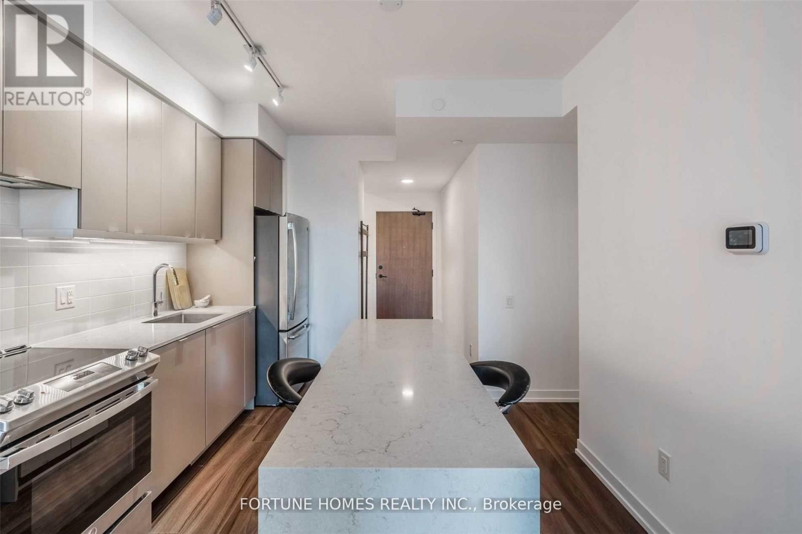 705 - 4065 Confederation Parkway, Mississauga, Ontario  L5B 0L4 - Photo 17 - W12154502