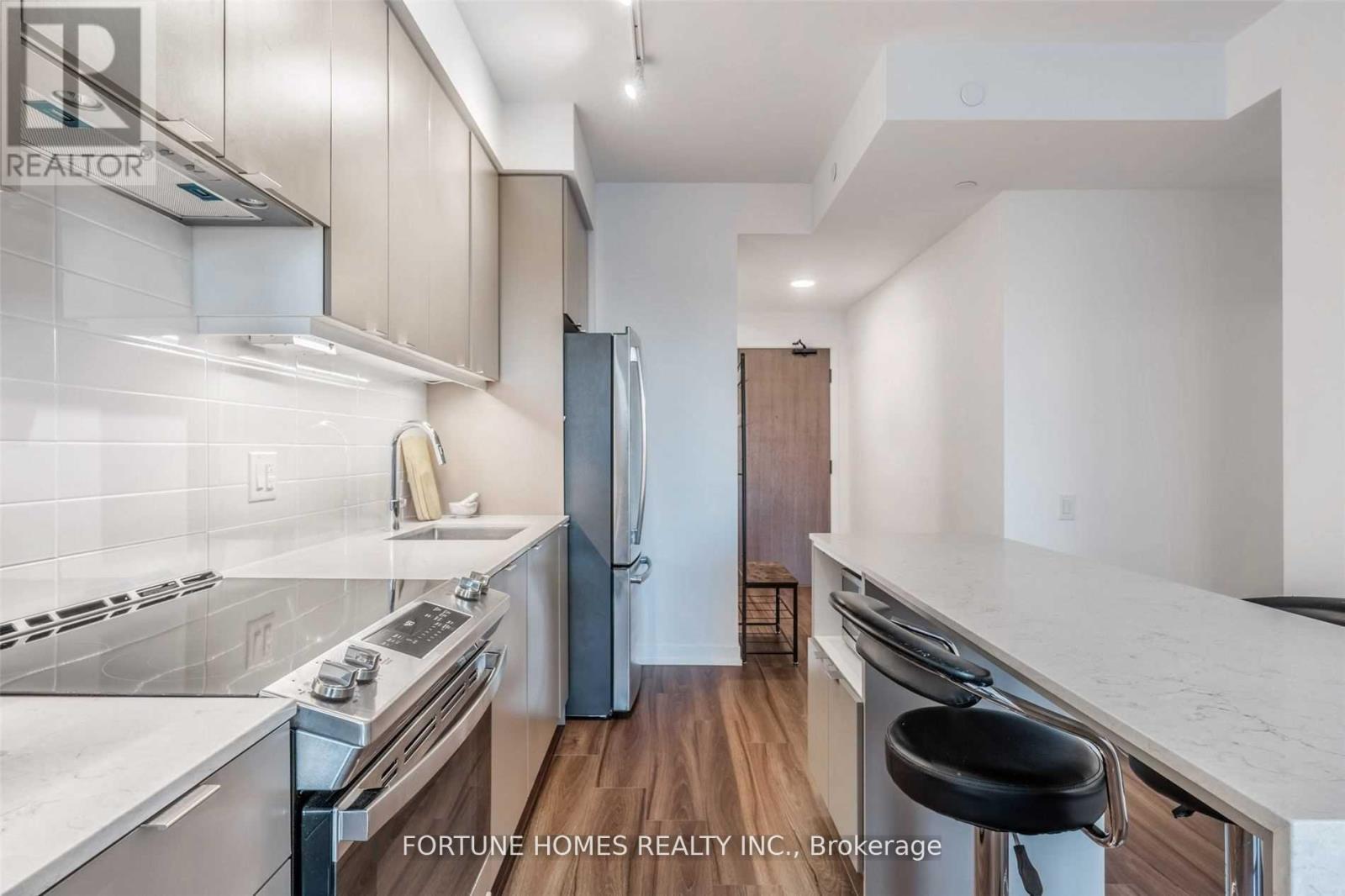 705 - 4065 Confederation Parkway, Mississauga, Ontario  L5B 0L4 - Photo 18 - W12154502
