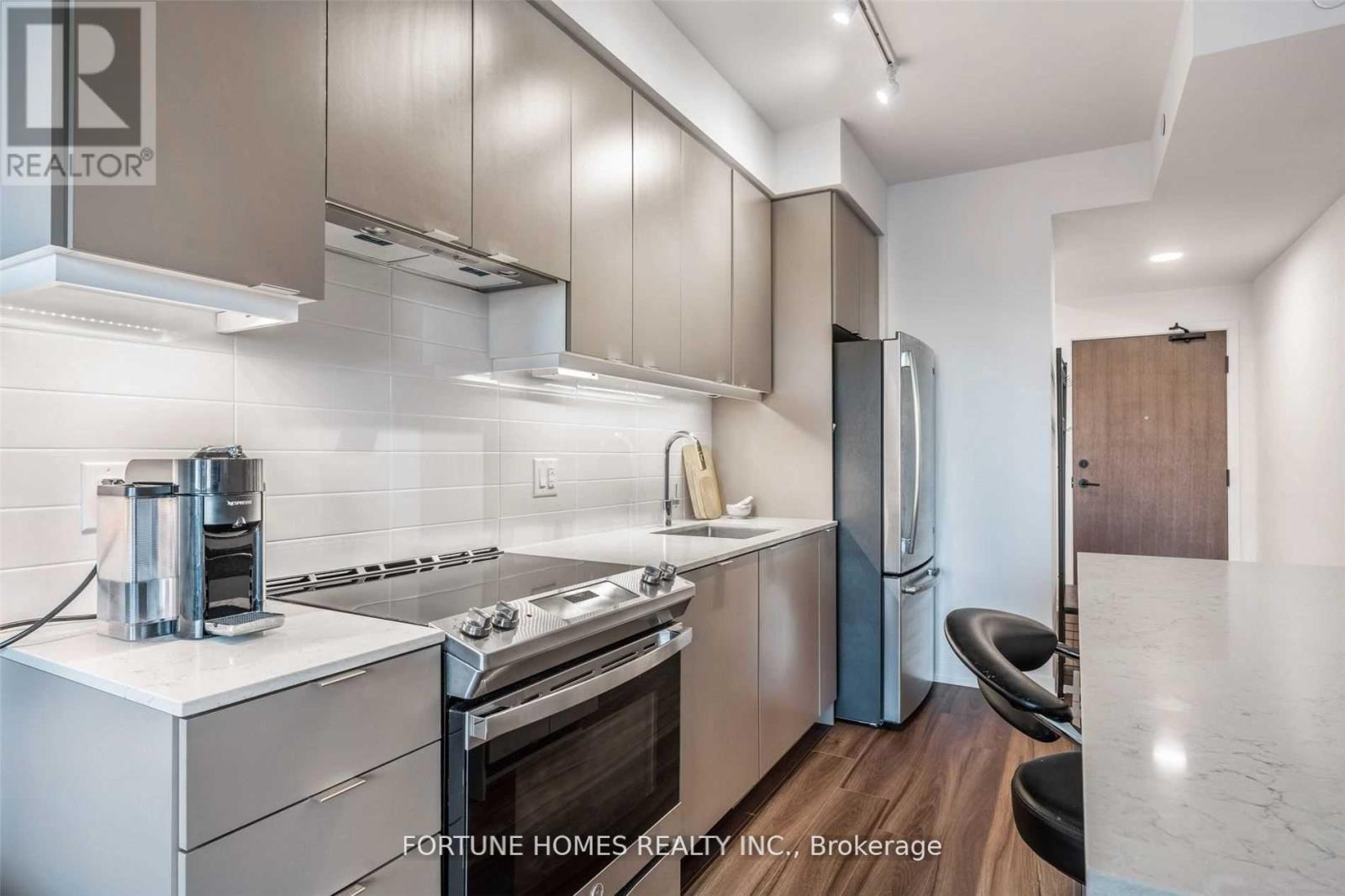 705 - 4065 Confederation Parkway, Mississauga, Ontario  L5B 0L4 - Photo 19 - W12154502
