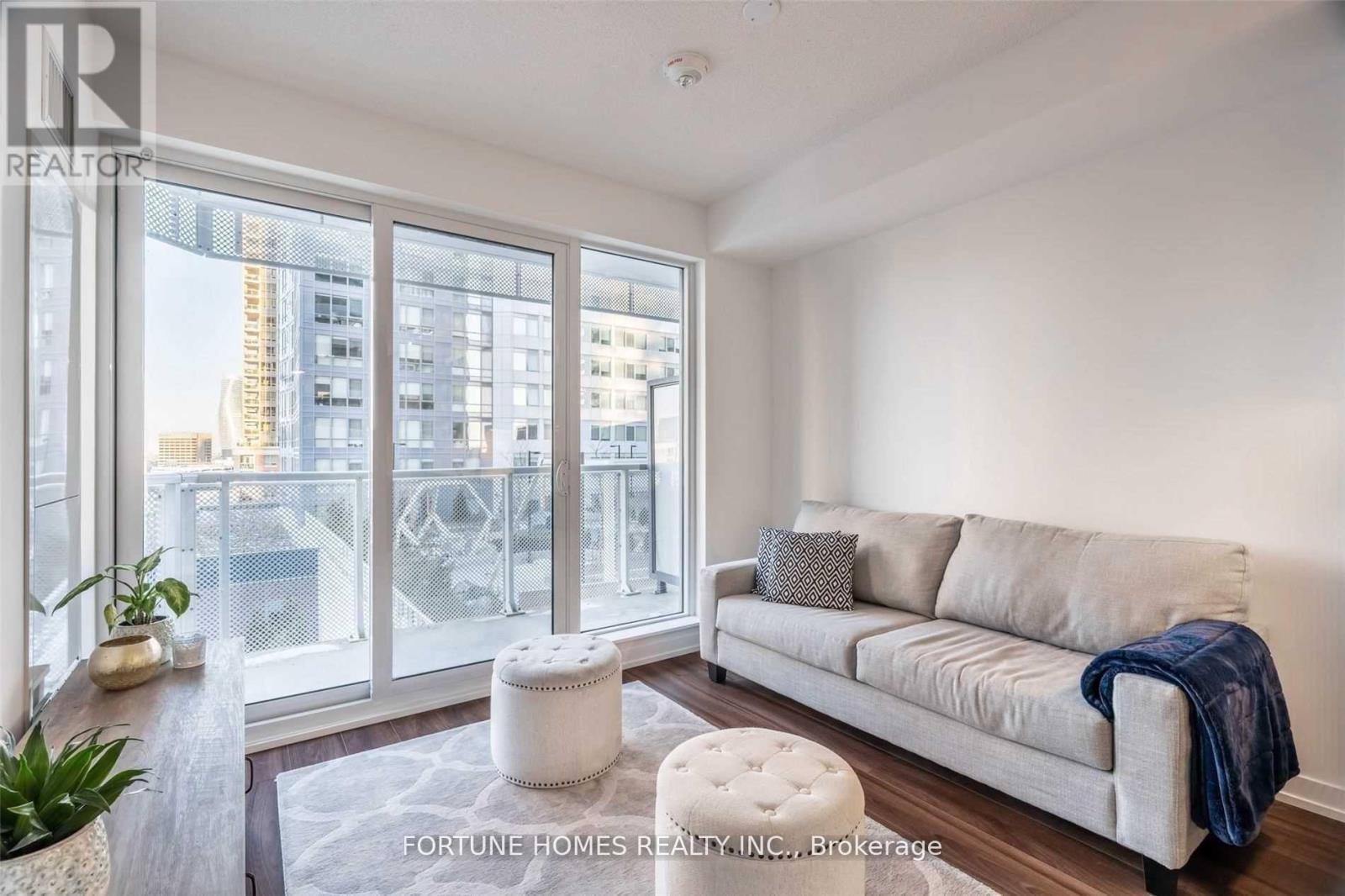 705 - 4065 Confederation Parkway, Mississauga, Ontario  L5B 0L4 - Photo 20 - W12154502