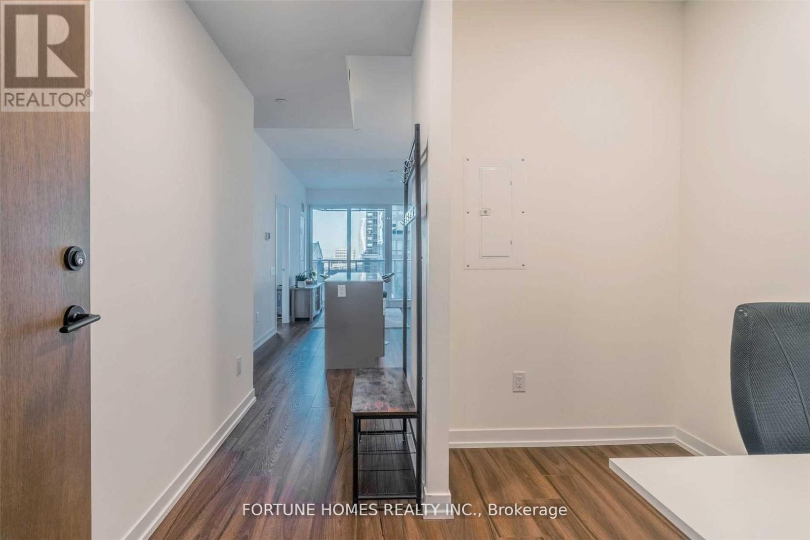 705 - 4065 Confederation Parkway, Mississauga, Ontario  L5B 0L4 - Photo 5 - W12154502