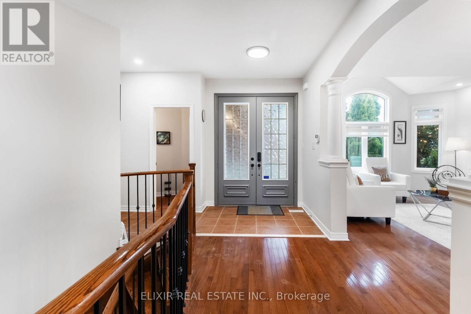 397 Burloak Drive E, Oakville (Br Bronte), Ontario  L6L 6W8 - Photo 5 - W12154519