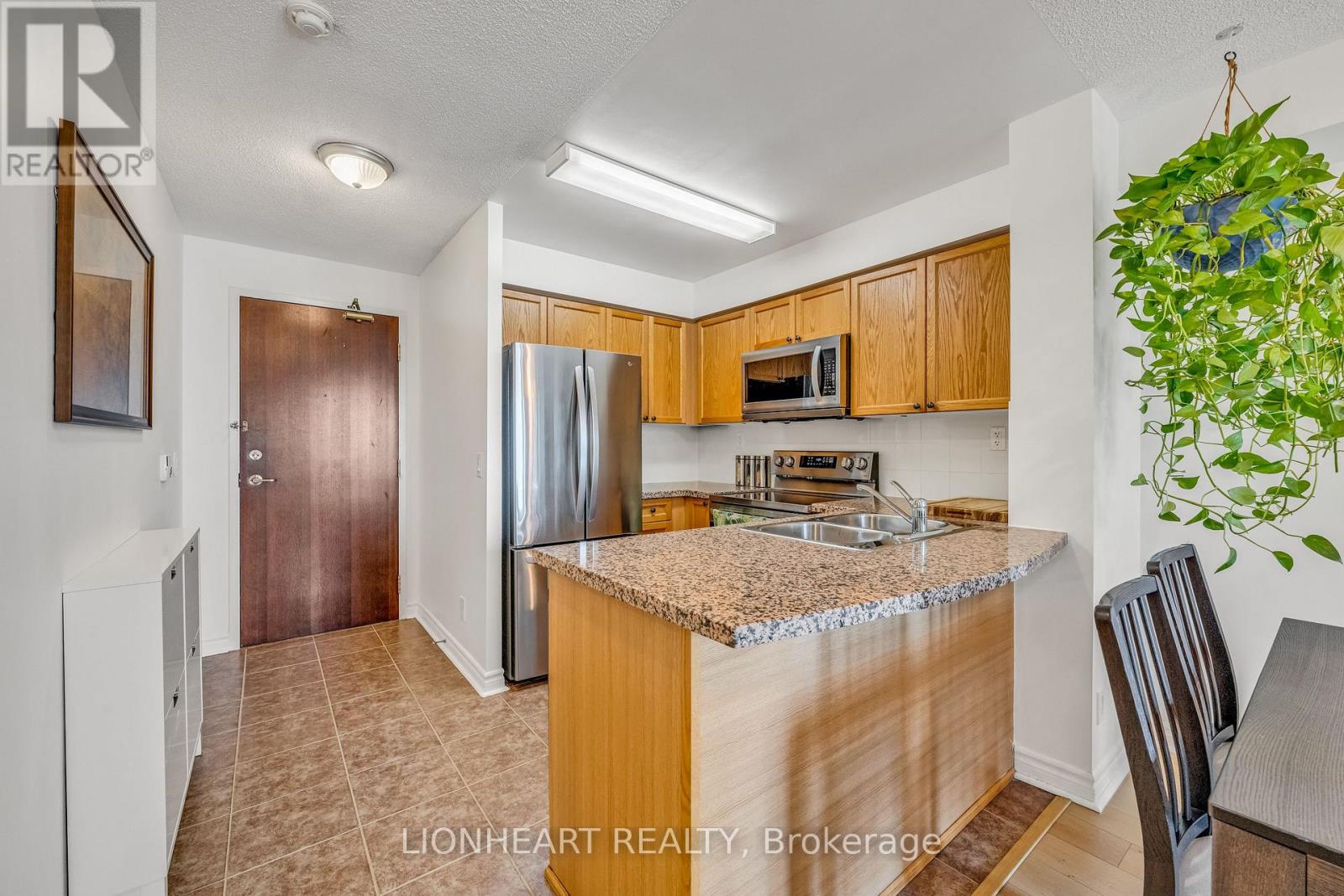 709 - 5 Michael Power Place, Toronto, Ontario  M9A 0A3 - Photo 12 - W12154542