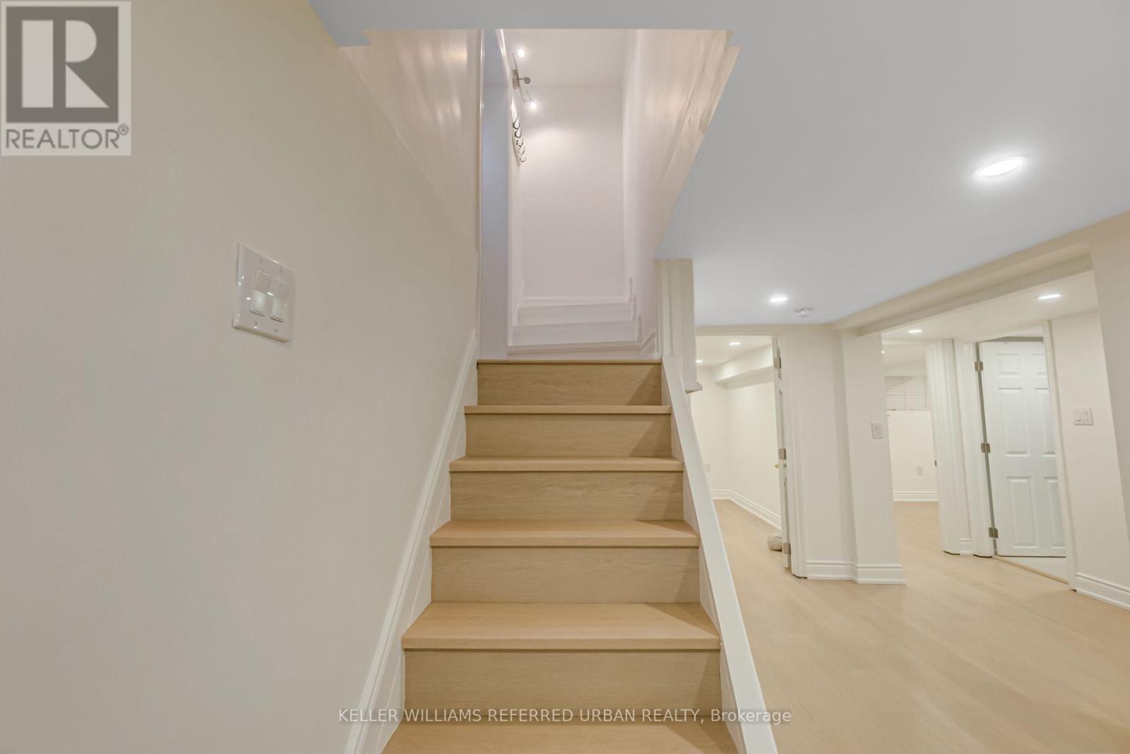 Lower - 2522 Lake Shore Boulevard W, Toronto, Ontario  M8V 1E1 - Photo 4 - W12154578