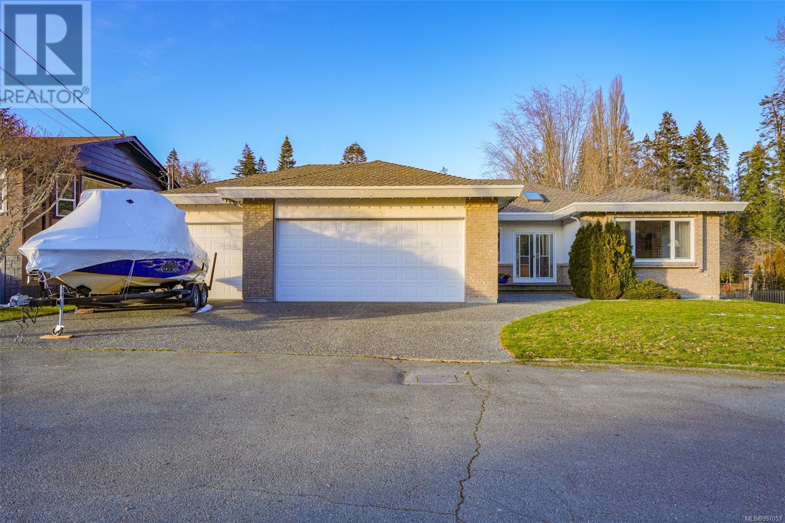 Property at 5109 Forrest Rd image 3