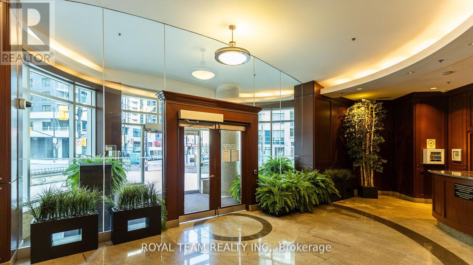 1903 - 234 Rideau Street, Ottawa, Ontario  K1N 0A9 - Photo 3 - X12154515