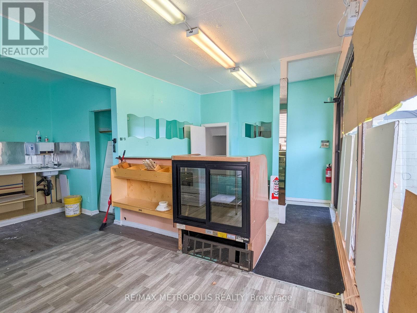 533-537 Christina Street N, Sarnia, Ontario  N7T 5W5 - Photo 18 - X12154540