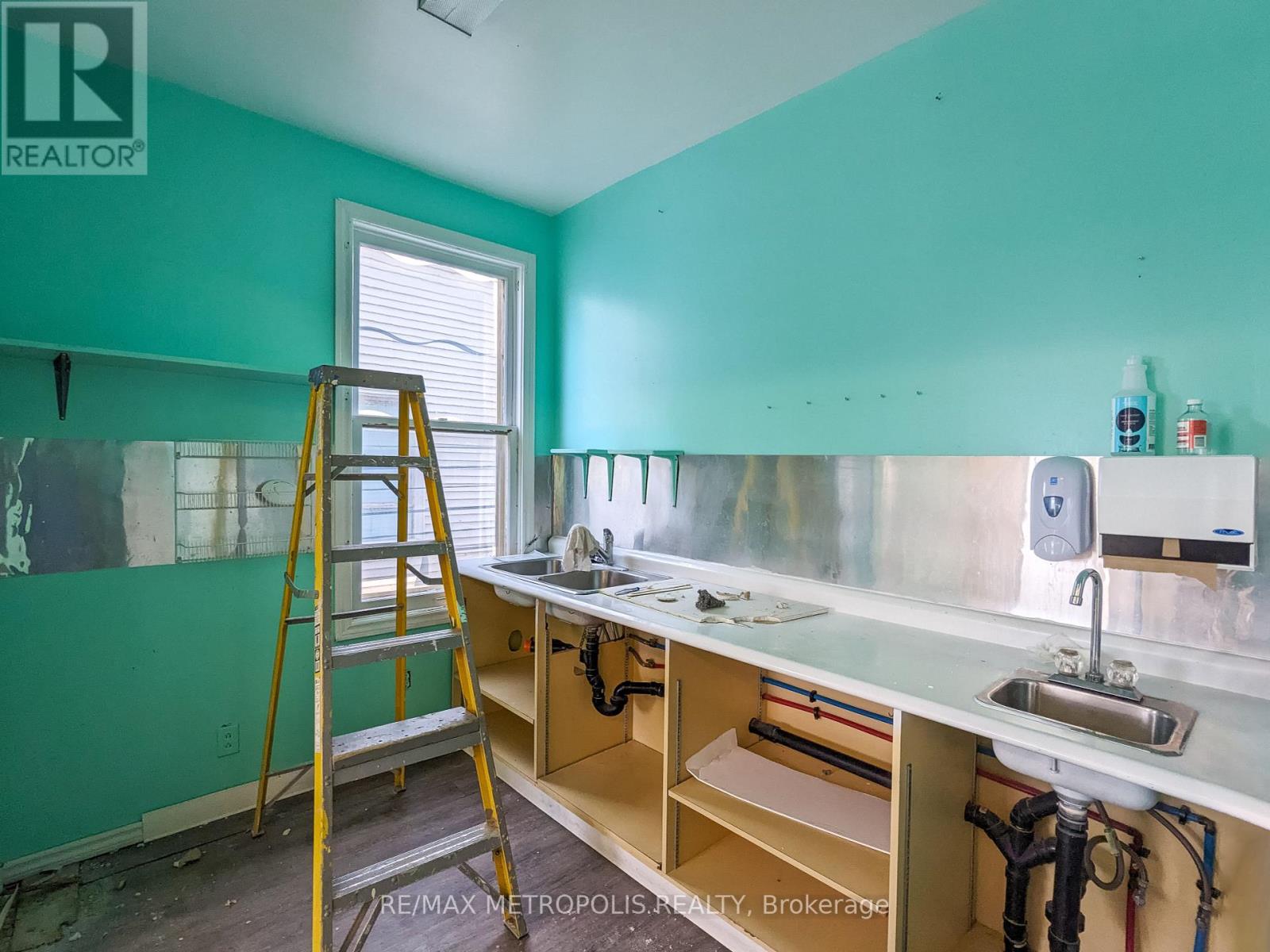 533-537 Christina Street N, Sarnia, Ontario  N7T 5W5 - Photo 19 - X12154540