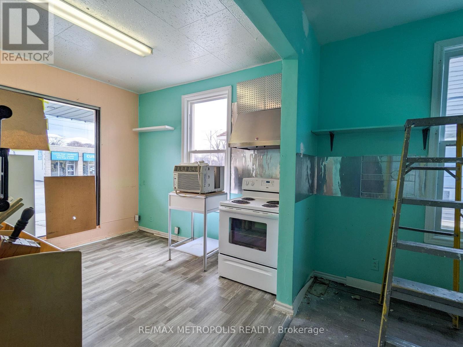 533-537 Christina Street N, Sarnia, Ontario  N7T 5W5 - Photo 20 - X12154540