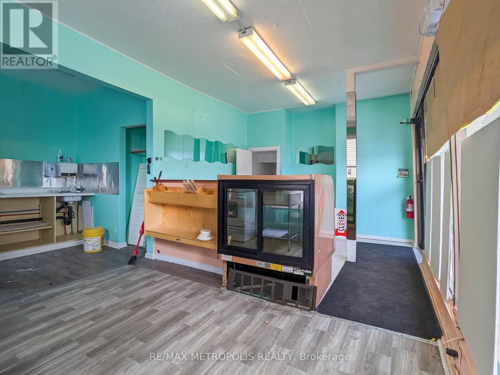 533-537 Christina Street N, Sarnia, Ontario  N7T 5W5 - Photo 21 - X12154540