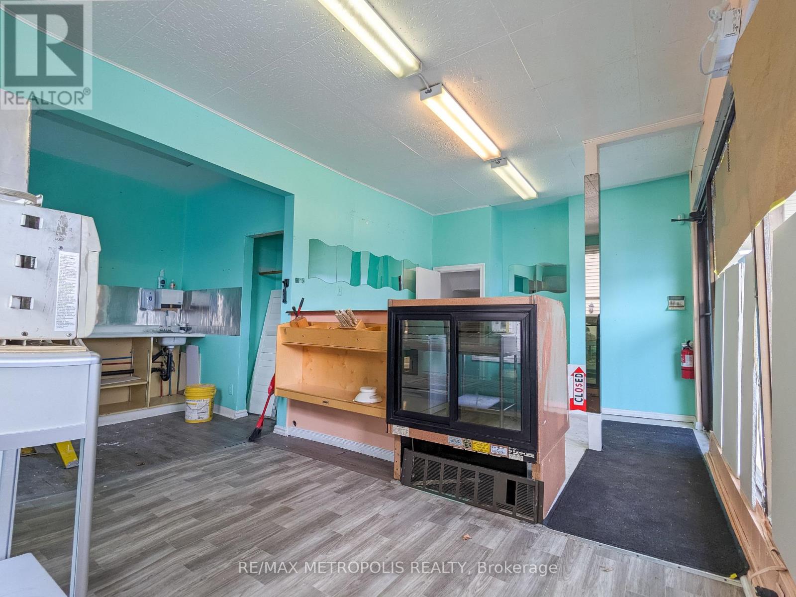 533-537 Christina Street N, Sarnia, Ontario  N7T 5W5 - Photo 22 - X12154540