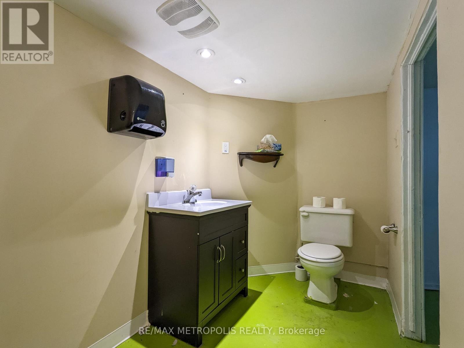 533-537 Christina Street N, Sarnia, Ontario  N7T 5W5 - Photo 31 - X12154540