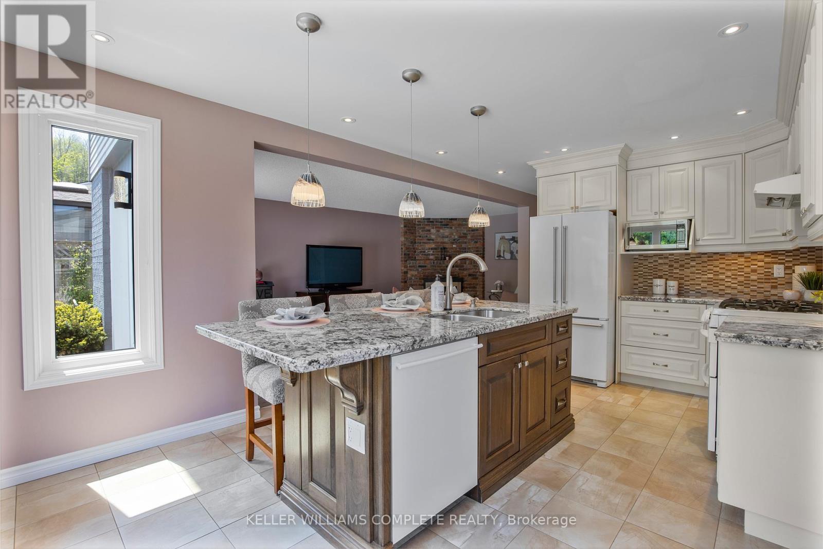 106 Maple Drive, Hamilton, Ontario  L8G 4S4 - Photo 15 - X12154577