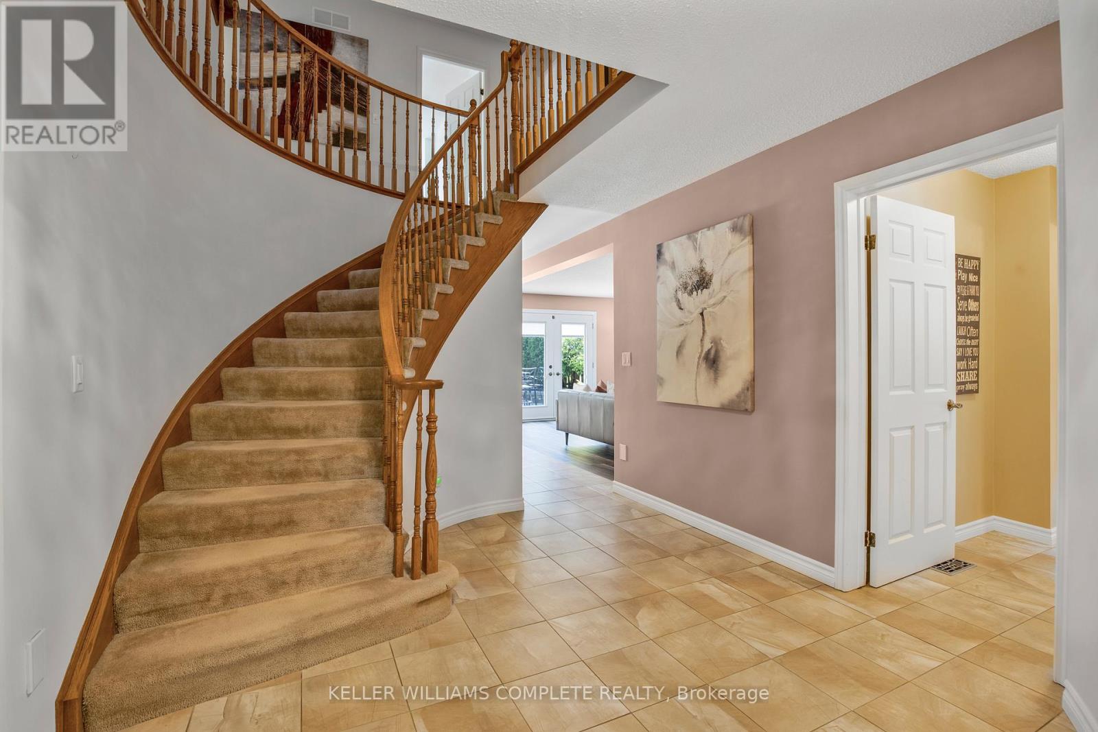 106 Maple Drive, Hamilton, Ontario  L8G 4S4 - Photo 5 - X12154577